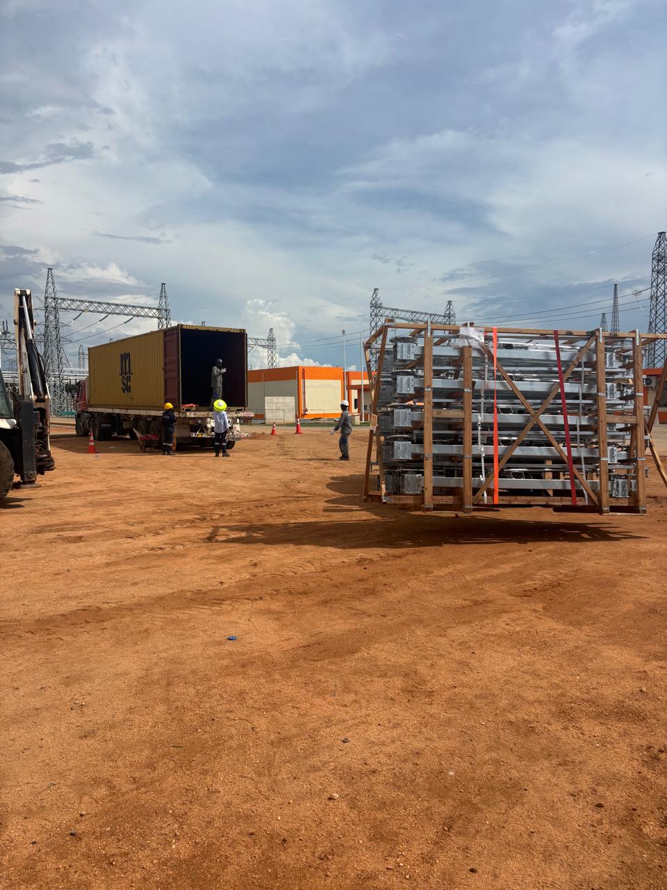Descarga de equipamento na Subestação de Matambo